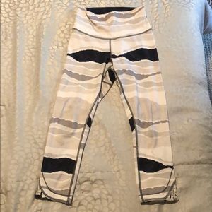 Lululemon Women’s Cropped Leggings